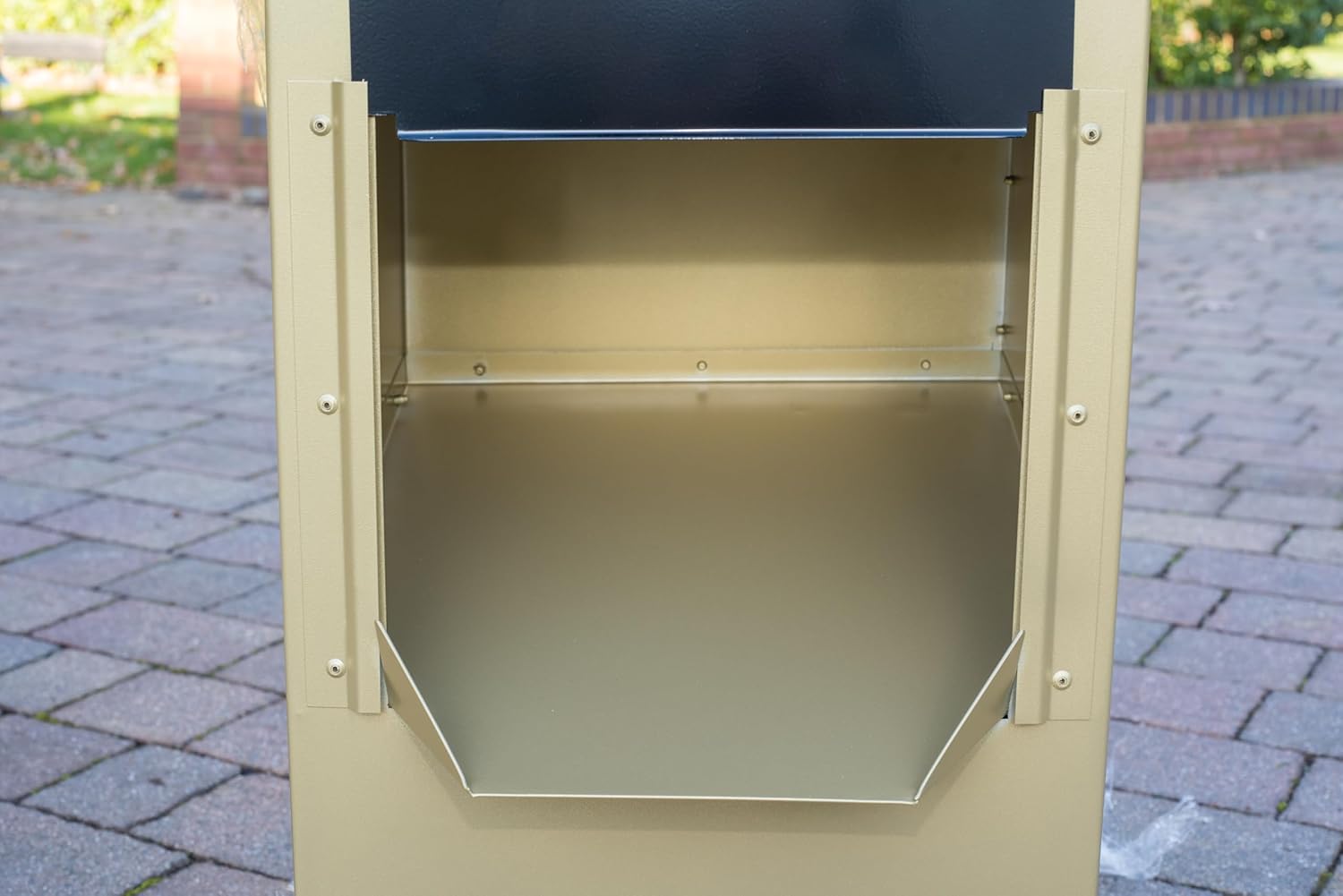 Outdoor Coal Bunker Brass Effect - Image 7